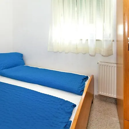 Mara, Crikvenica